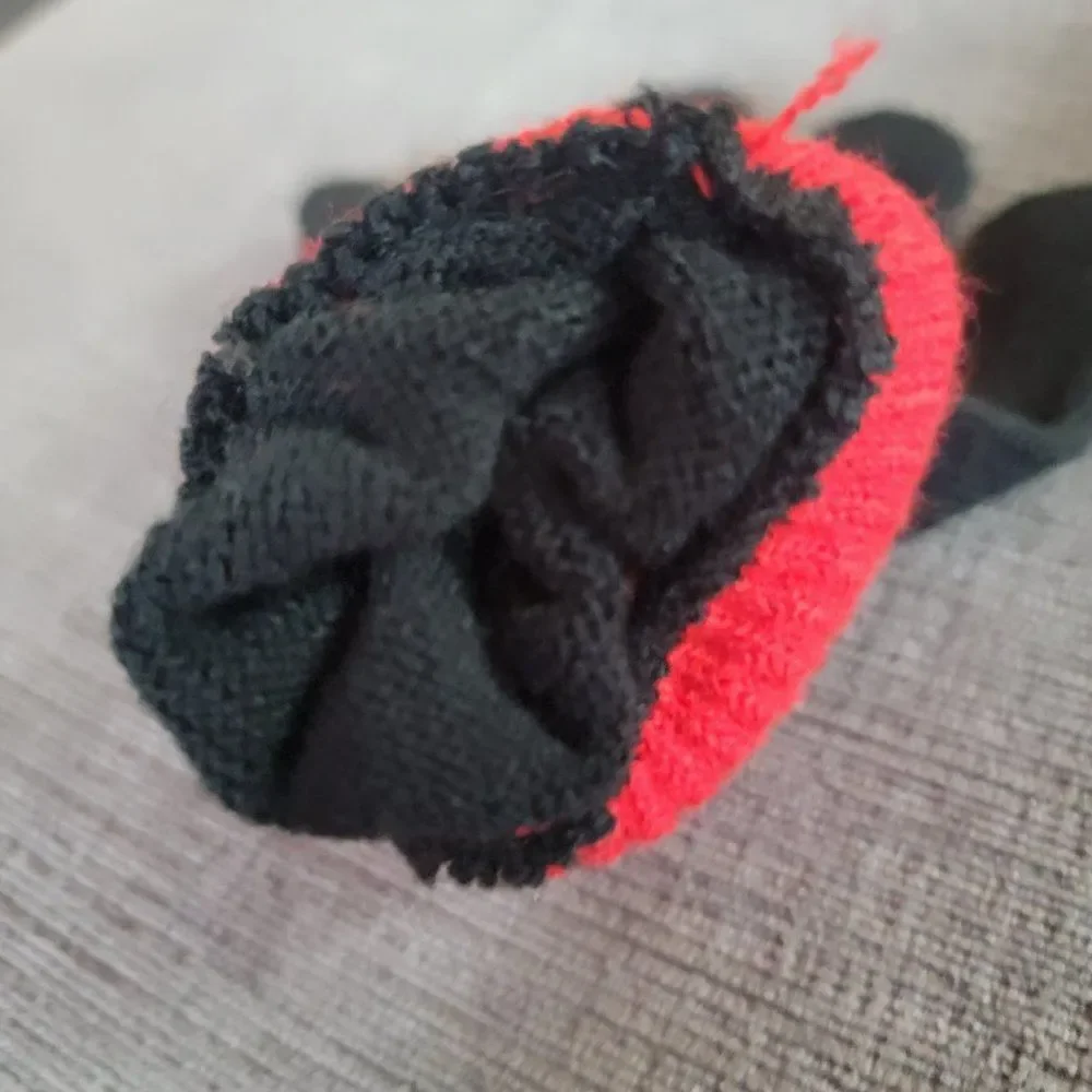 Disney Kid's Girl Red & Black Christmas Cold Weather Minnie Mouse Hat & …